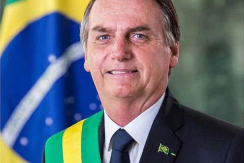 Alexandre de Moraes decide manter Bolsonaro em prisão domiciliar