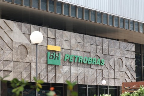 Petrobras reduz preço do diesel com fim da subvenção do governo