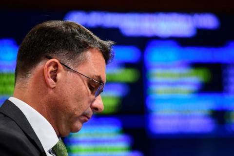 Flávio Bolsonaro diz que pode apostar no modelo de El Salvador para combater o crime