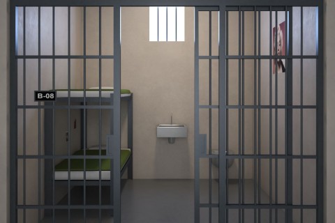 Suspeito é conduzido à delegacia após corpo de idosa desaparecida ser encontrado em Bayeux